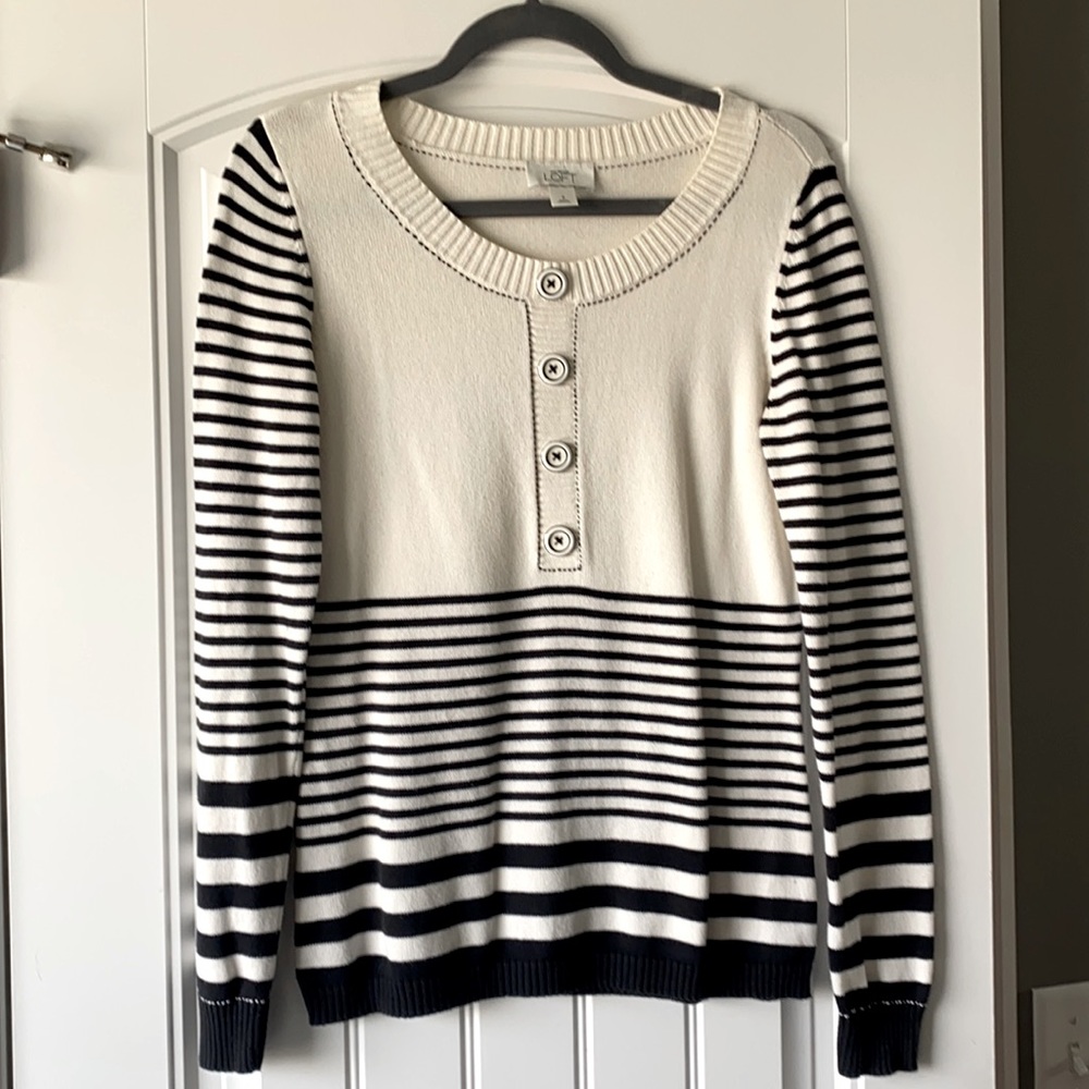 Ann Taylor Loft size Small sweater